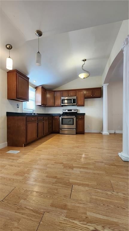206 Hammond Street — photo 16