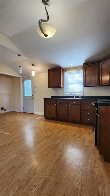 206 Hammond Street — photo 17