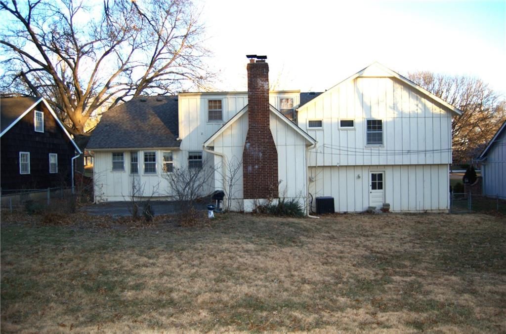 10120 Glenwood Street — photo 4