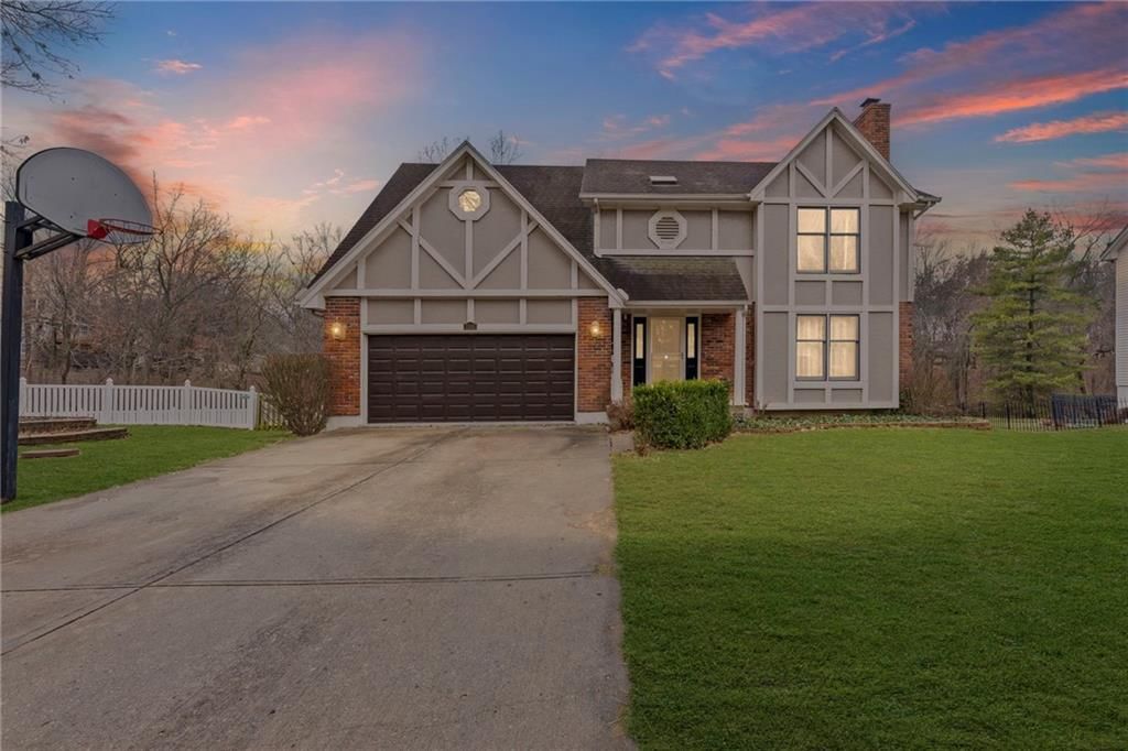1300 NW TIMBER OAK Drive, Blue Springs, MO