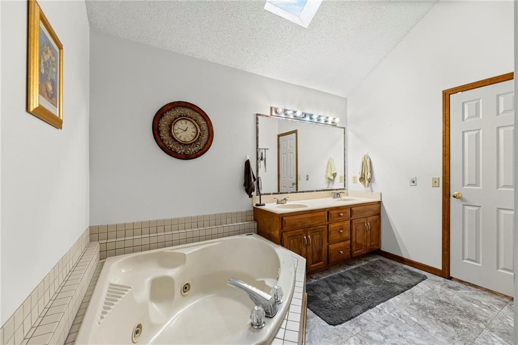 1300 NW TIMBER OAK Drive — photo 25