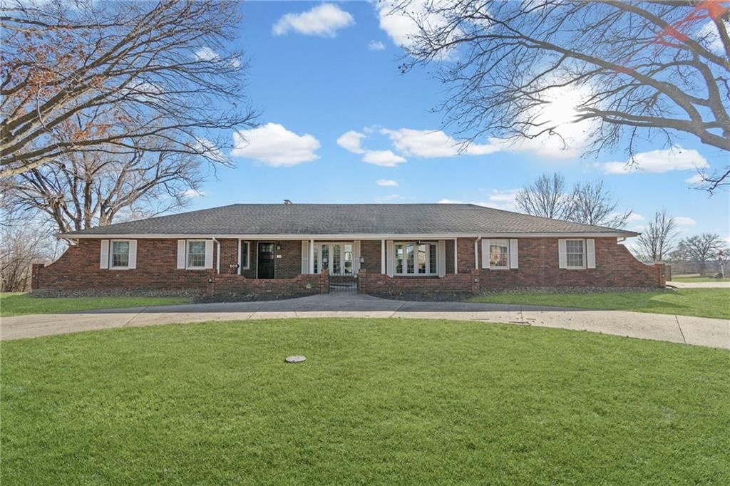 505 Southview Drive — photo 1