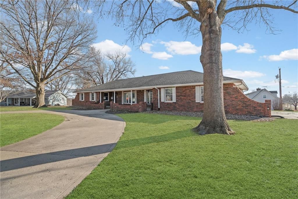 505 Southview Drive — photo 3