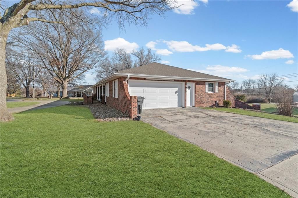 505 Southview Drive — photo 4