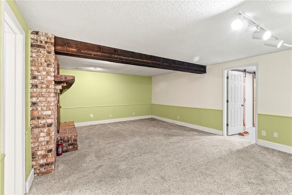 505 Southview Drive — photo 34
