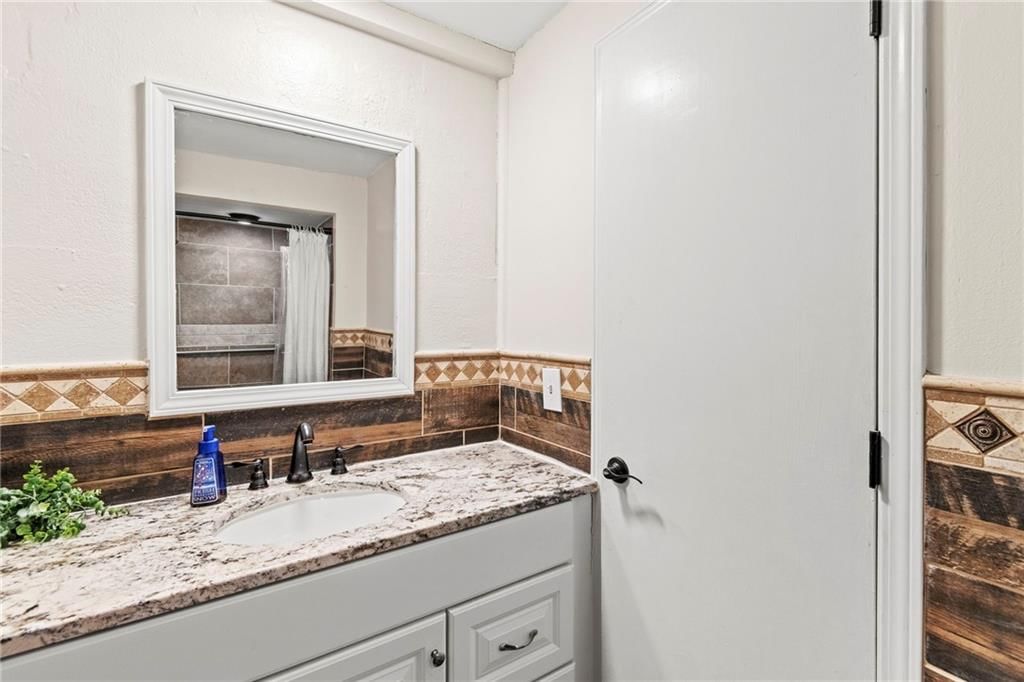 505 Southview Drive — photo 38