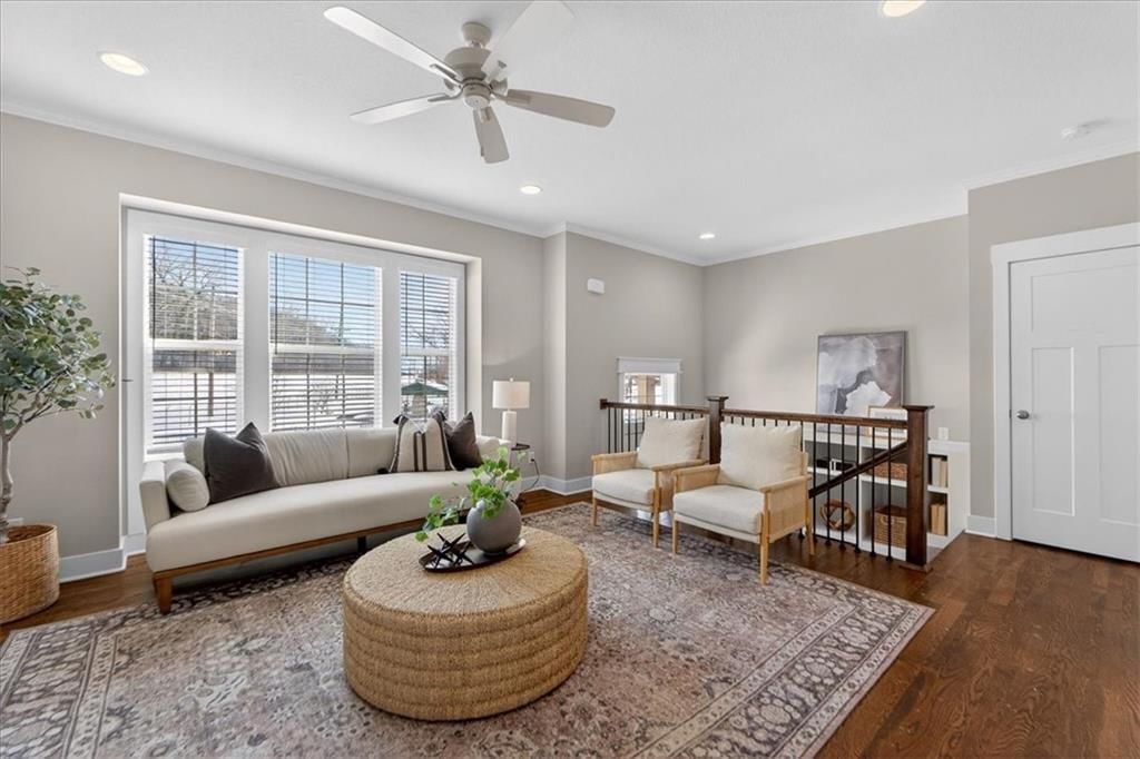 3110 Howell Street — photo 3