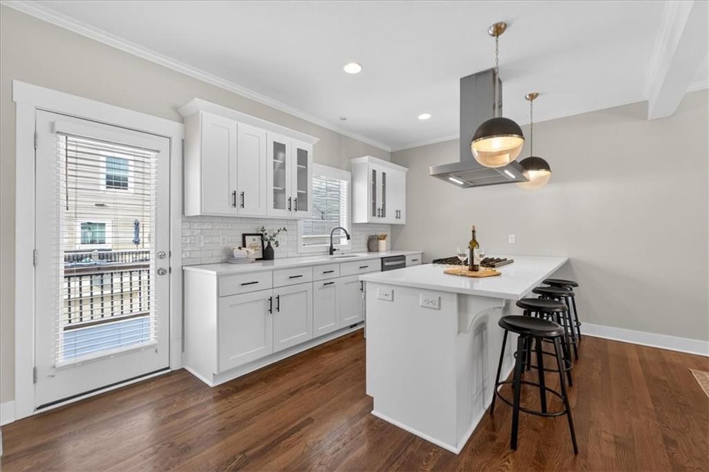 3110 Howell Street — photo 8