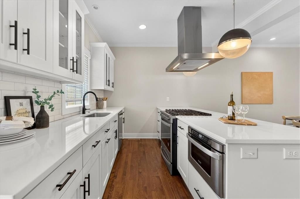3110 Howell Street — photo 9