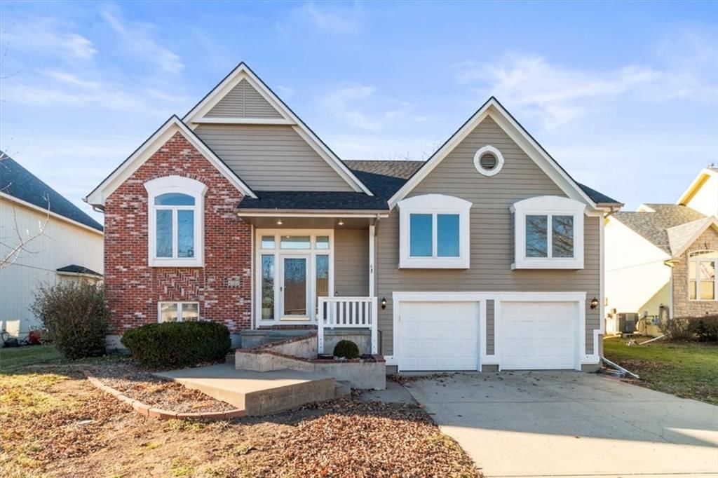 432 SW Oak Wood Lane, Grain Valley, MO