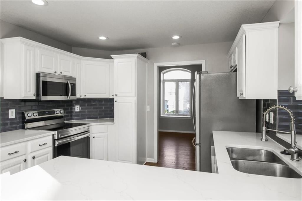 432 SW Oak Wood Lane — photo 11