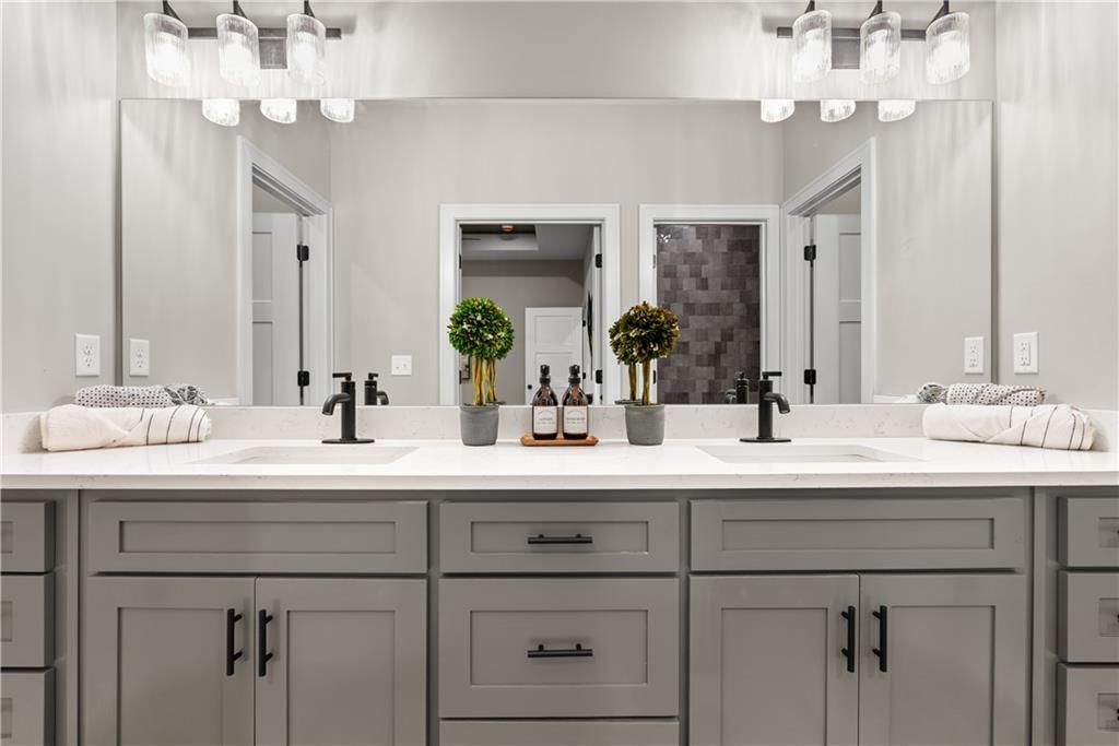 212 S Devin Street — photo 19