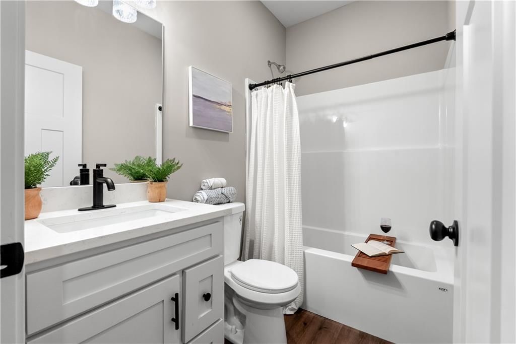 212 S Devin Street — photo 23