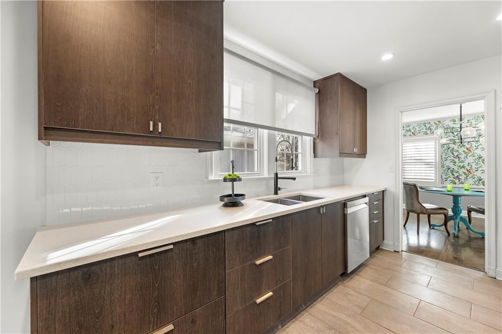 102 NE Briarcliff Road — photo 9