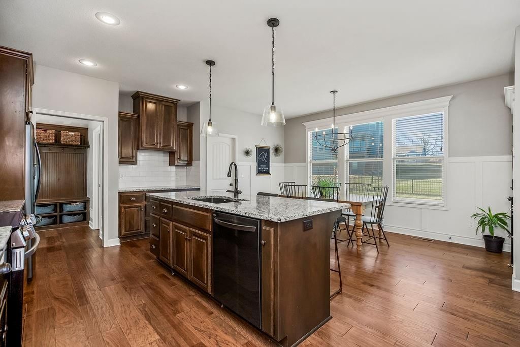 1000 NE Brookfield Drive — photo 7