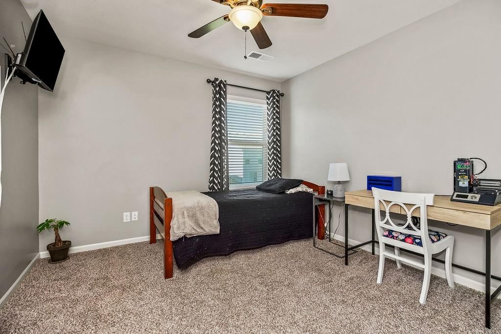 1000 NE Brookfield Drive — photo 14