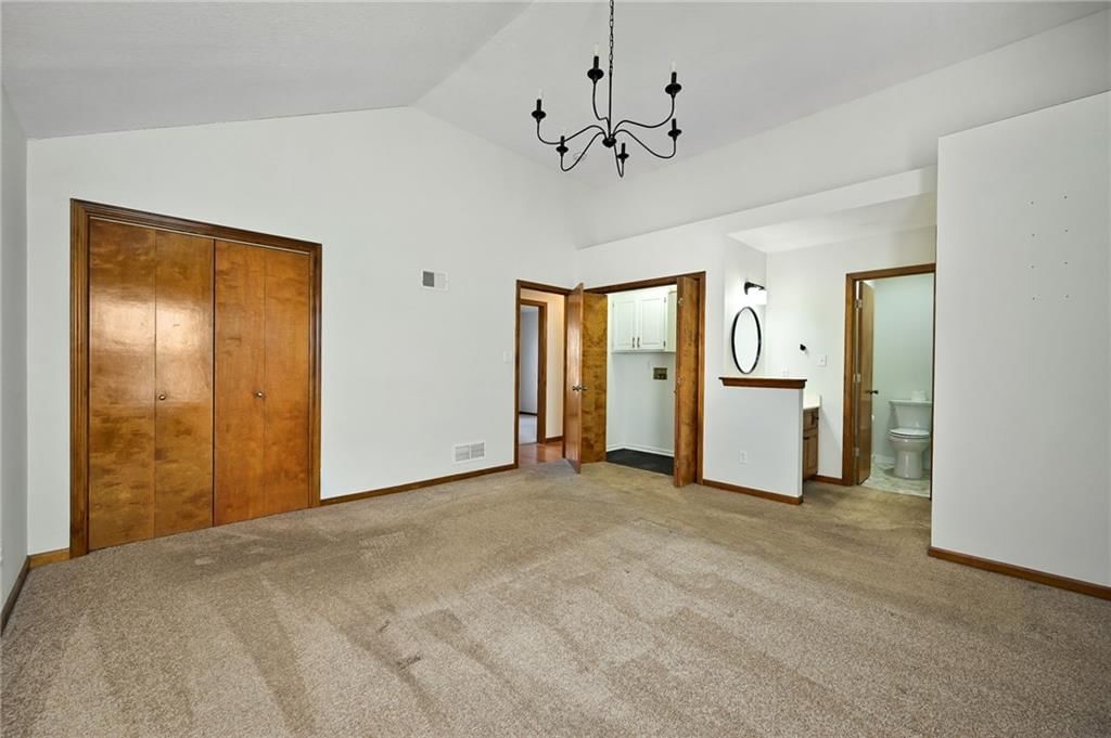 109 E Heritage Drive — photo 11