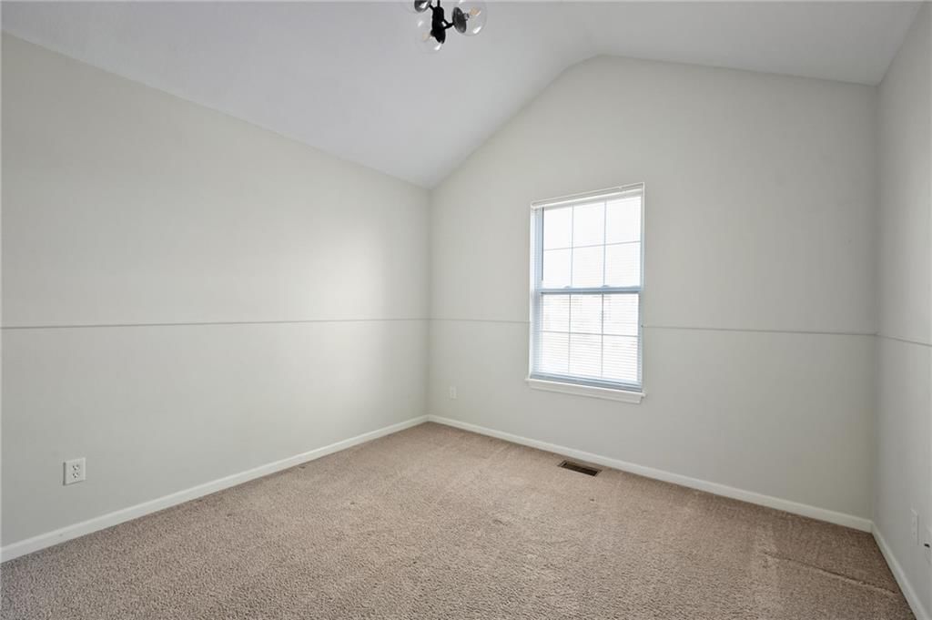 109 E Heritage Drive — photo 15