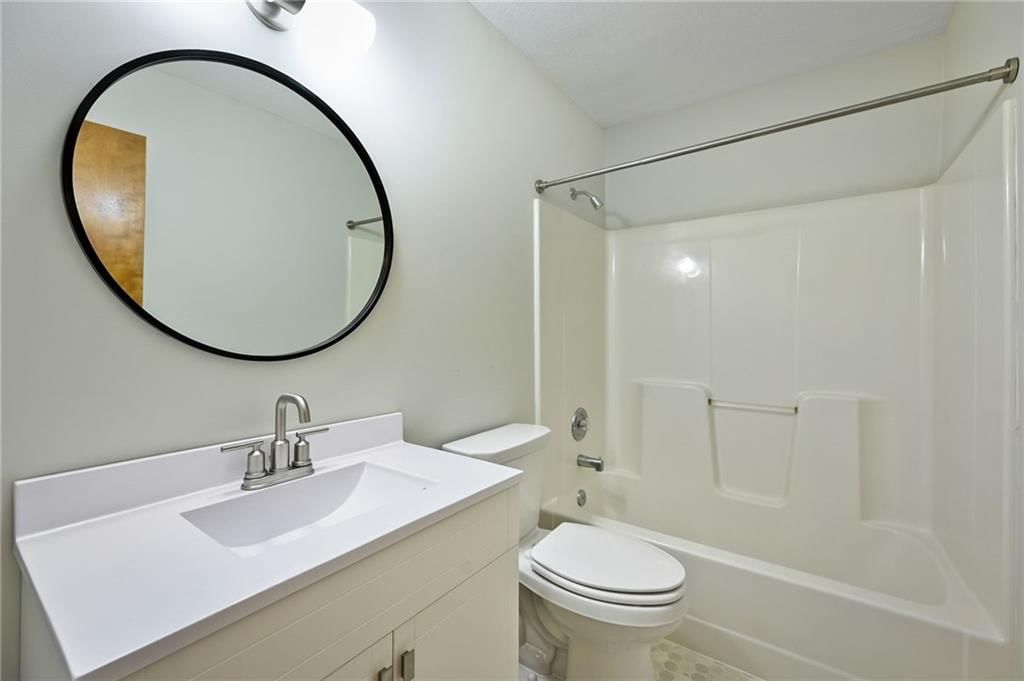 109 E Heritage Drive — photo 16