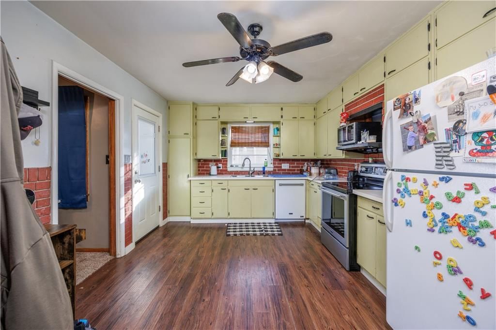 214 N 8th Street — photo 8