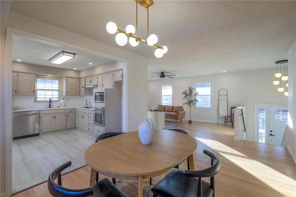 7323 N Euclid Avenue — photo 10