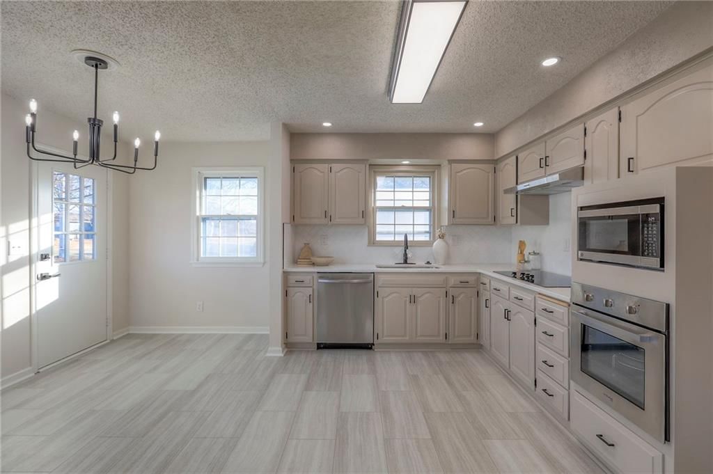 7323 N Euclid Avenue — photo 11