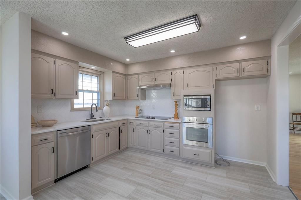 7323 N Euclid Avenue — photo 13