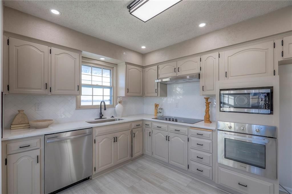 7323 N Euclid Avenue — photo 14