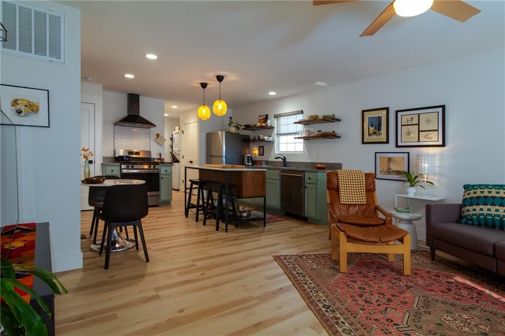 103 E Carlton Street — photo 6