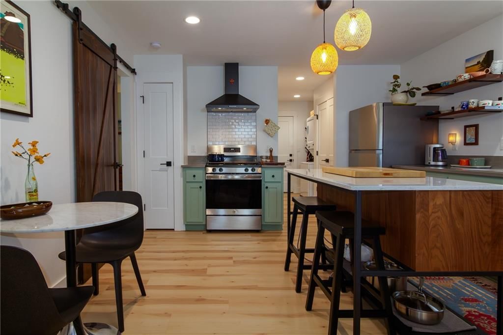 103 E Carlton Street — photo 11