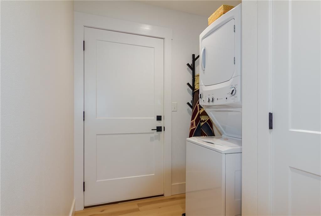 103 E Carlton Street — photo 18