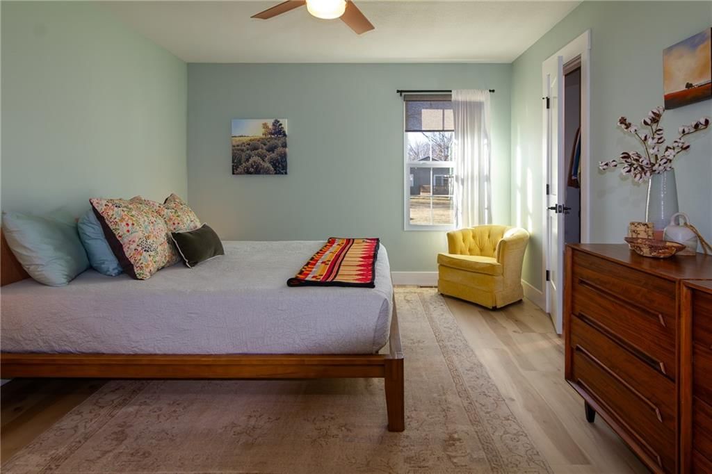 103 E Carlton Street — photo 31