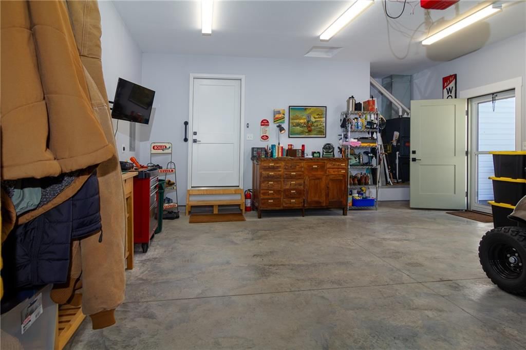 103 E Carlton Street — photo 34