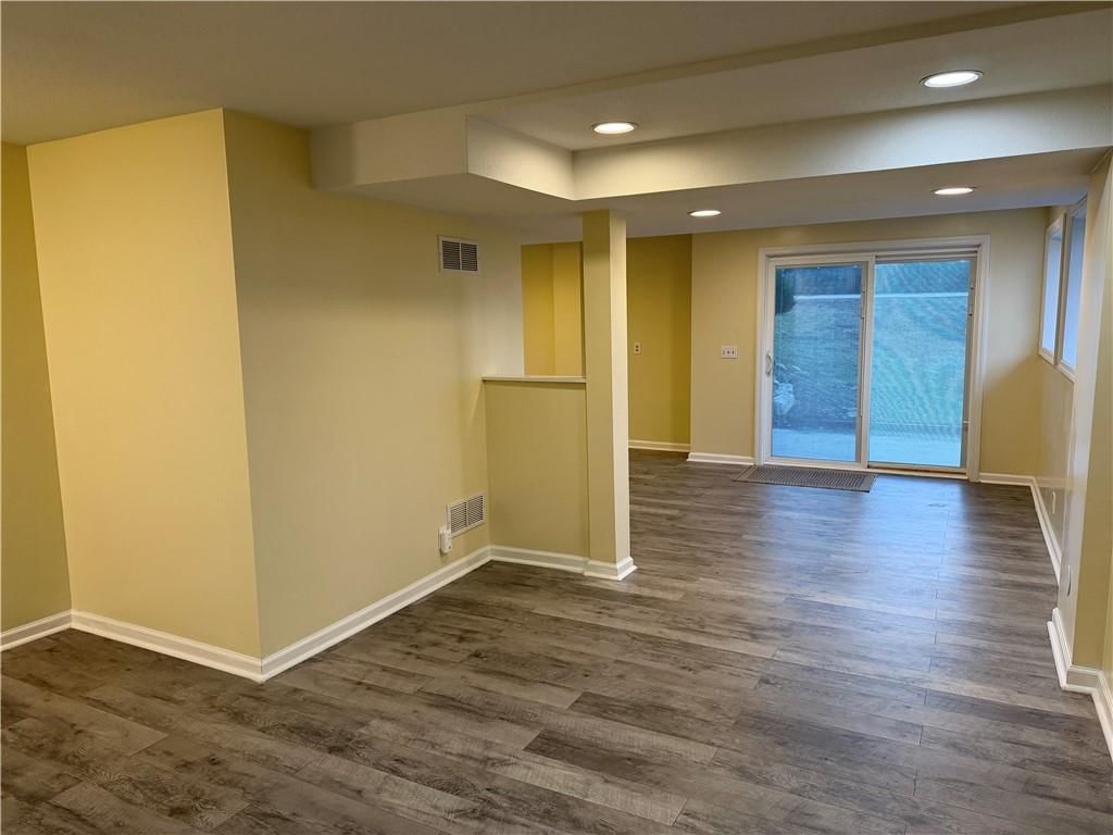 15434 Glenwood Avenue — photo 11