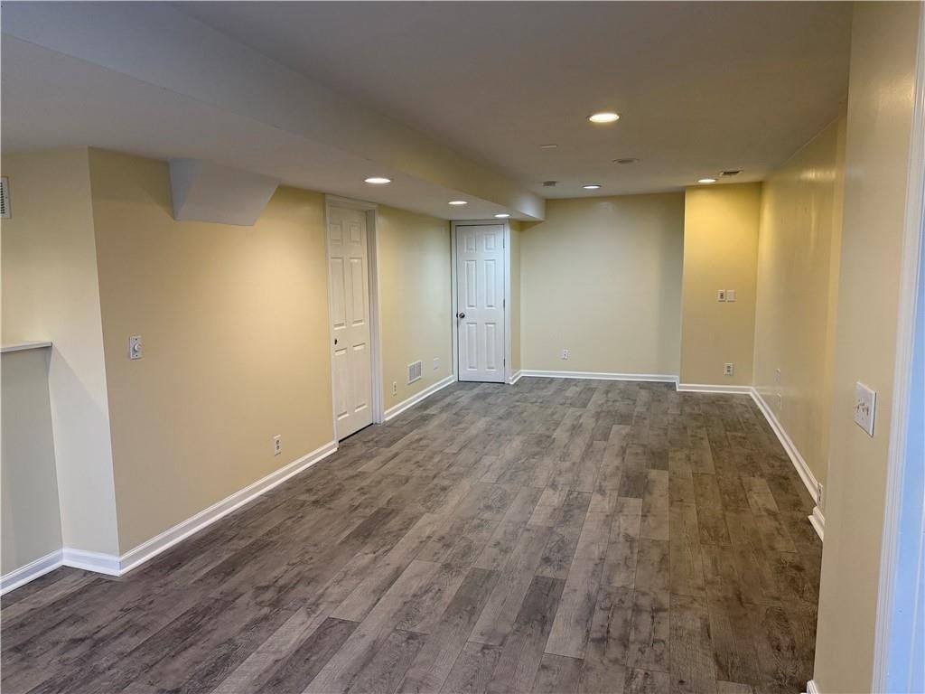 15434 Glenwood Avenue — photo 12