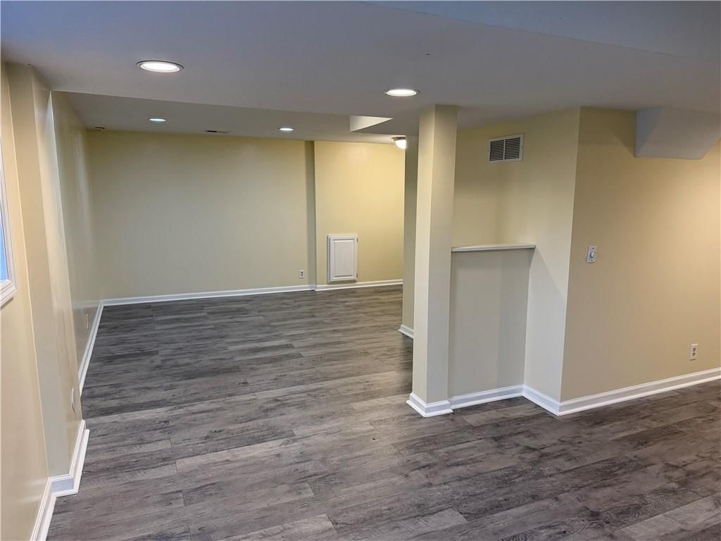 15434 Glenwood Avenue — photo 13