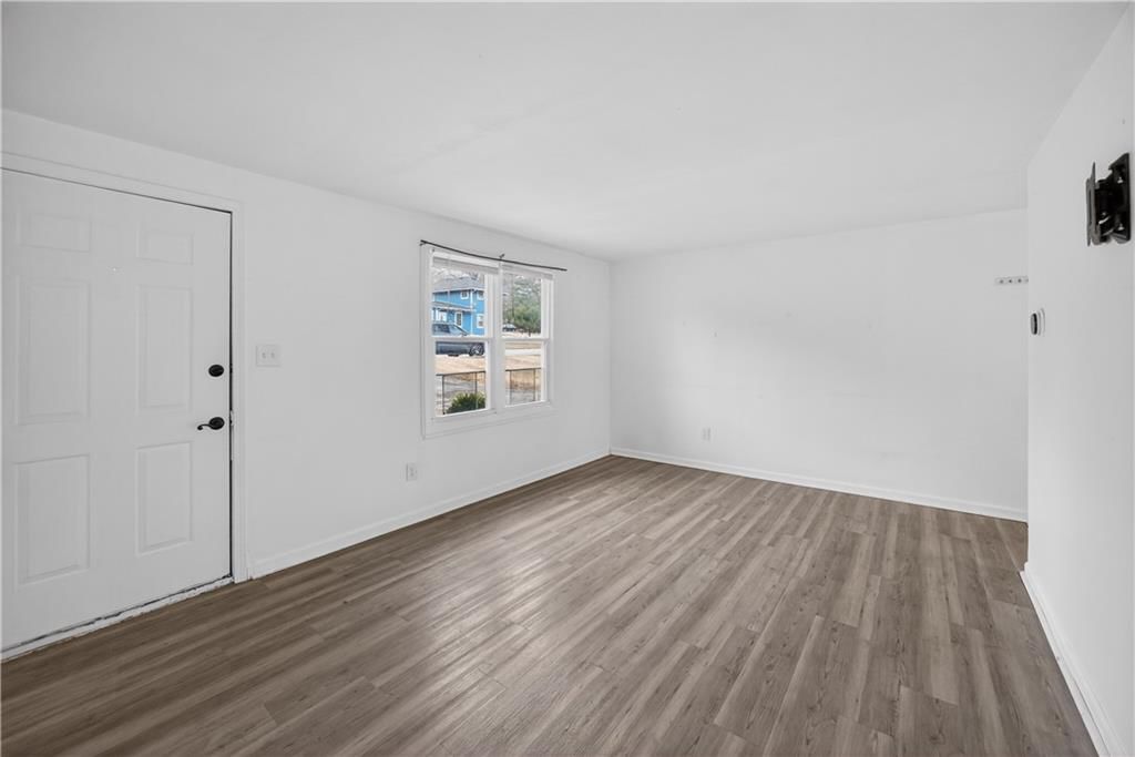 1115 S 49TH Drive — photo 4