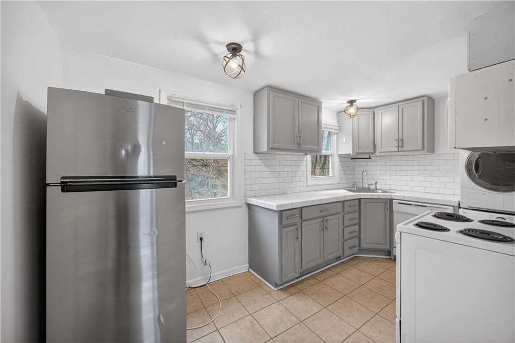 1115 S 49TH Drive — photo 10