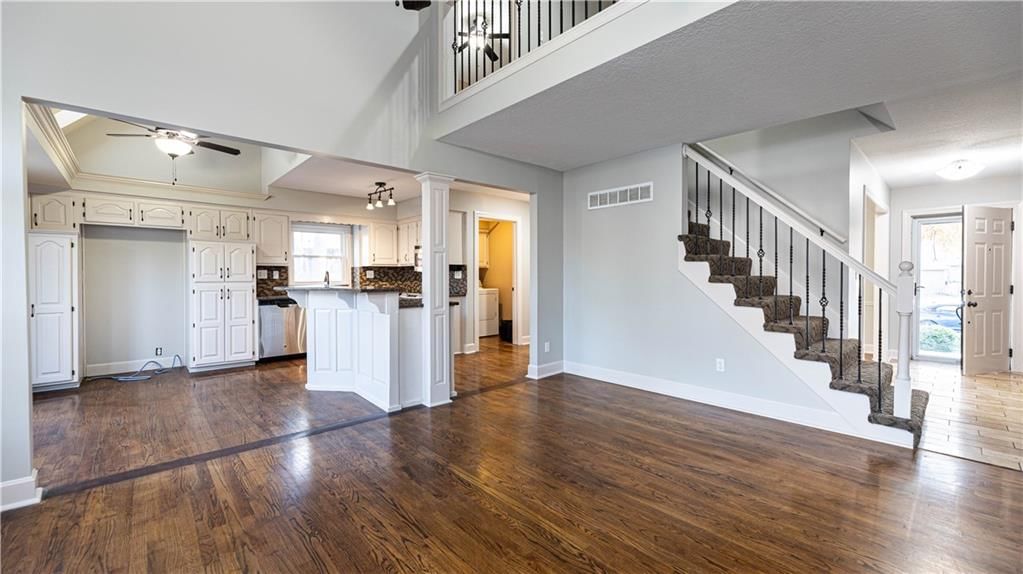 4047 SW ORLEANS Court — photo 3