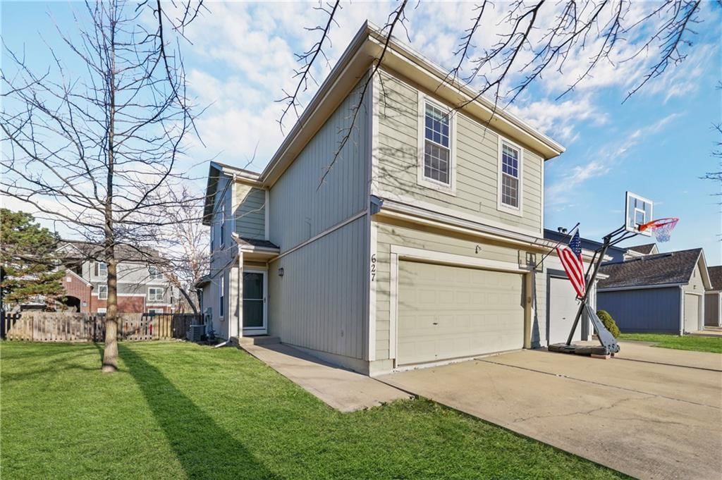 627 NE Swann Circle — photo 4