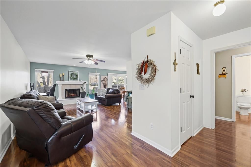 627 NE Swann Circle — photo 5