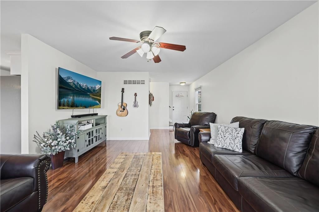 627 NE Swann Circle — photo 6