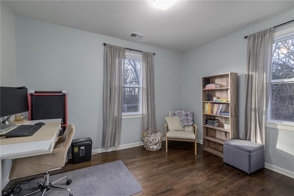 511 N 142nd Street — photo 10