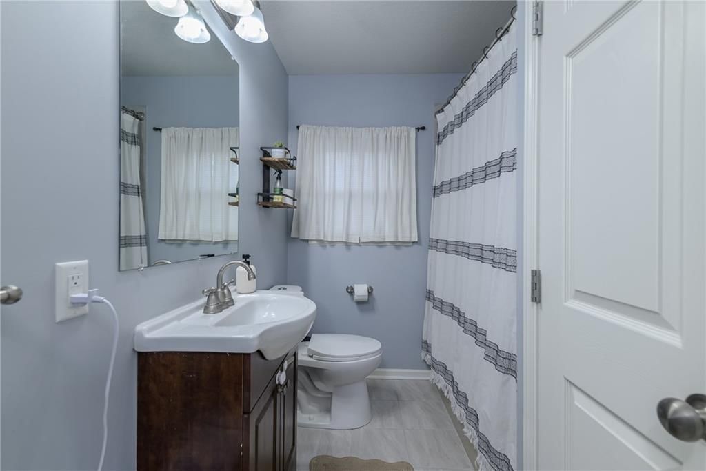 511 N 142nd Street — photo 12