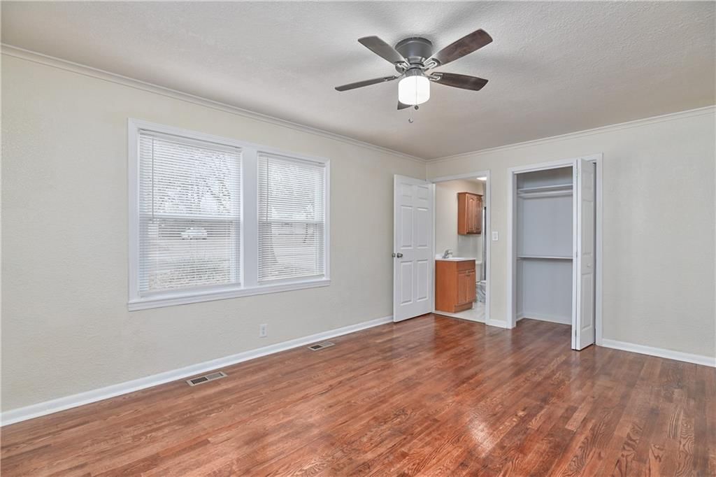 5813 Harvard Avenue — photo 23