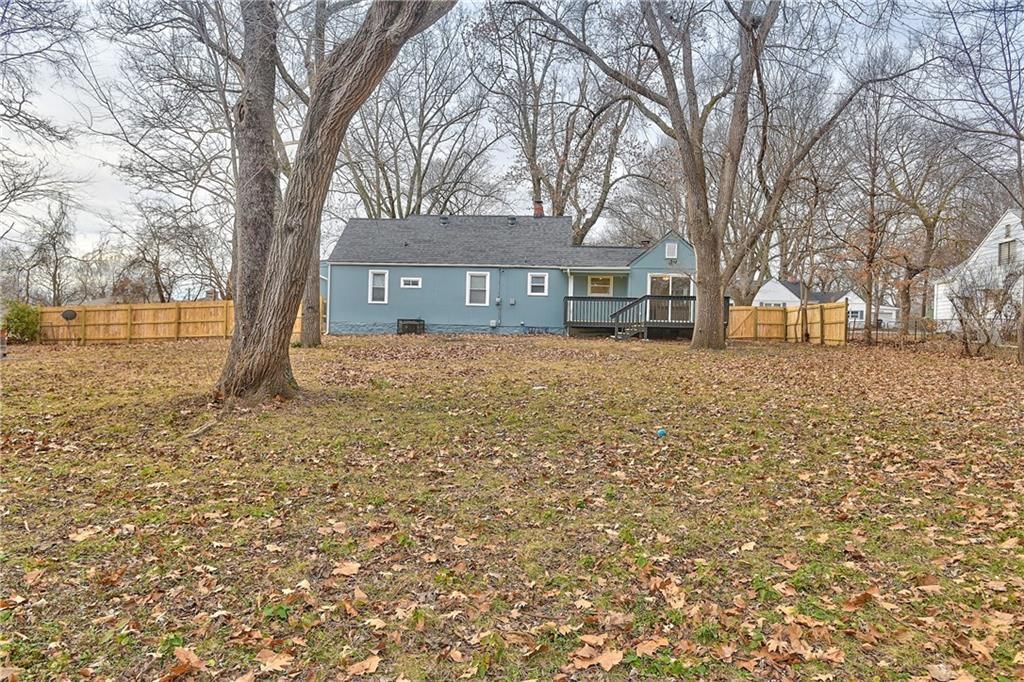 5813 Harvard Avenue — photo 44