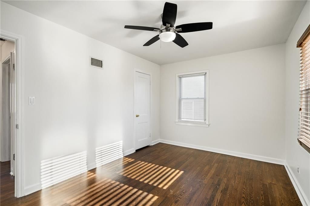 224 W Maiden Lane — photo 16