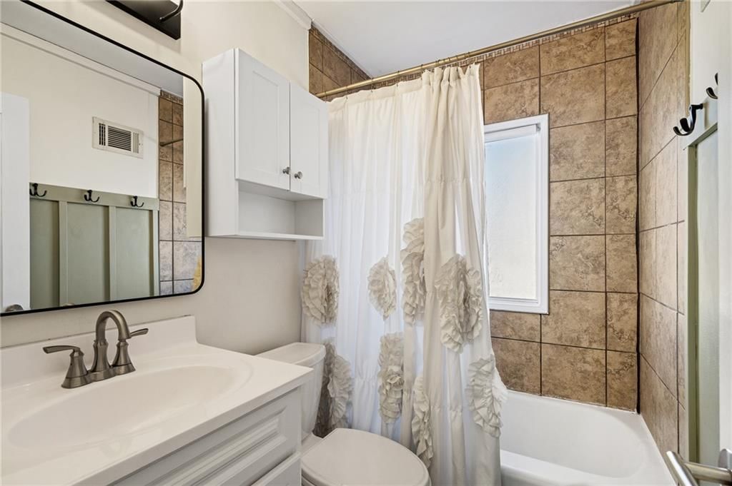 224 W Maiden Lane — photo 17