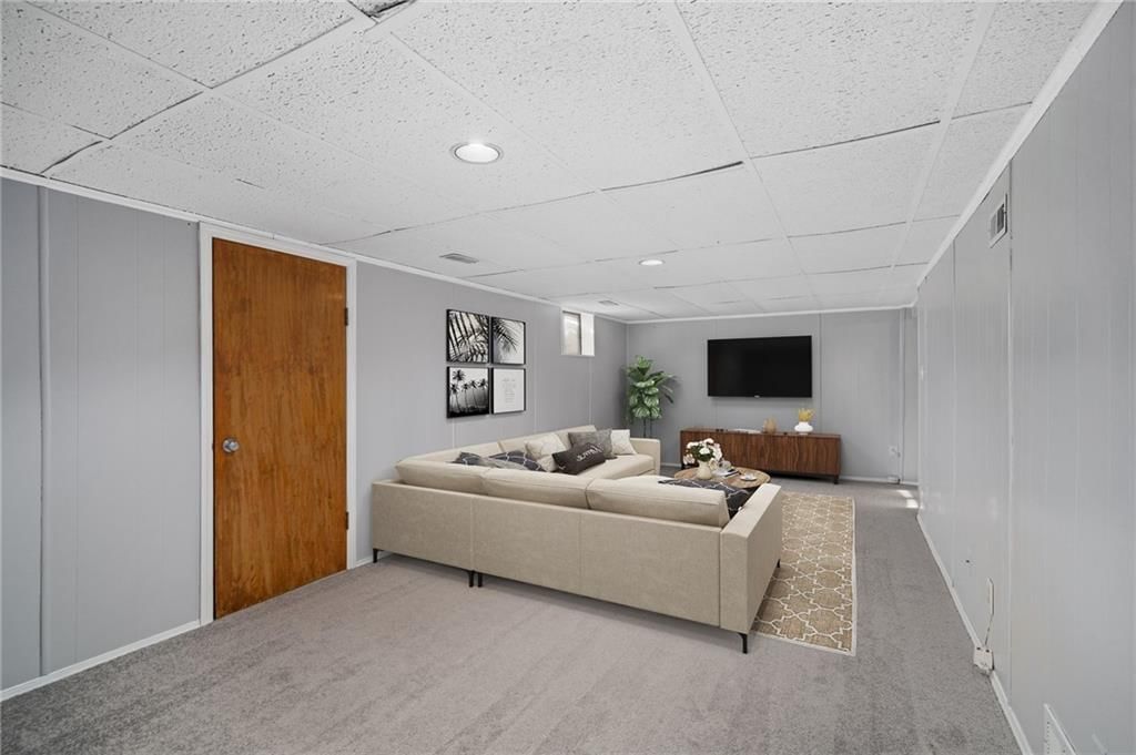 224 W Maiden Lane — photo 23
