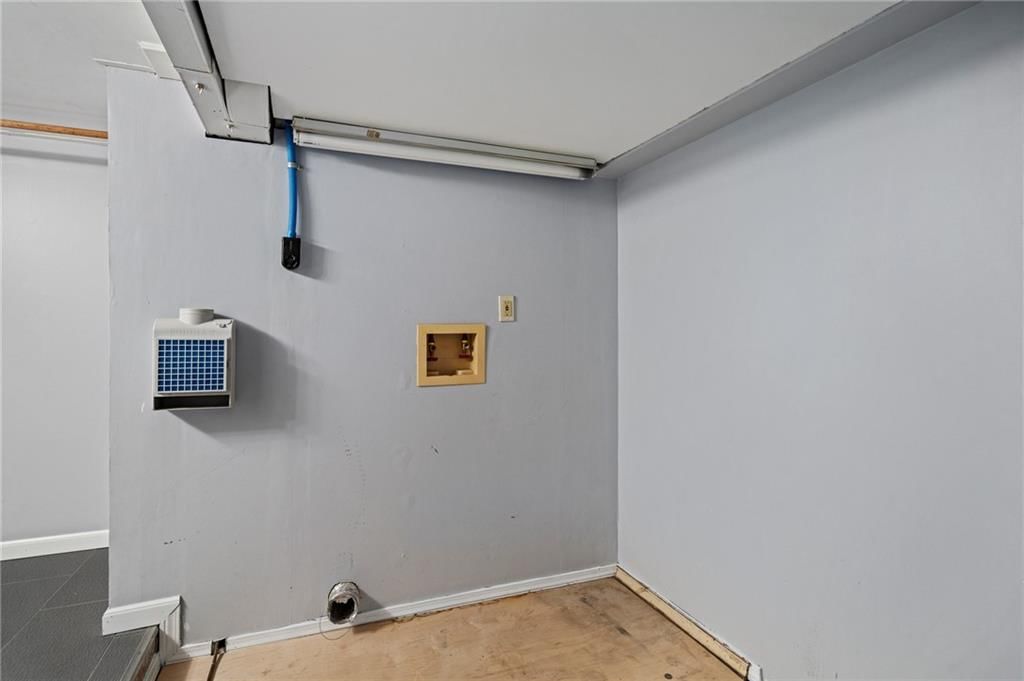 224 W Maiden Lane — photo 27